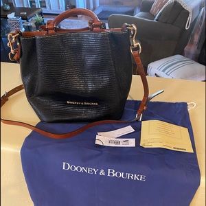 Authentic Dooney & Bourke EUC Black Barlow Handbag.
